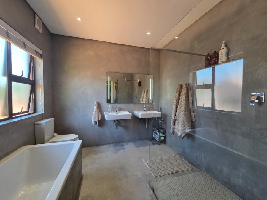 3 Bedroom Property for Sale in Brackenhurst Gauteng