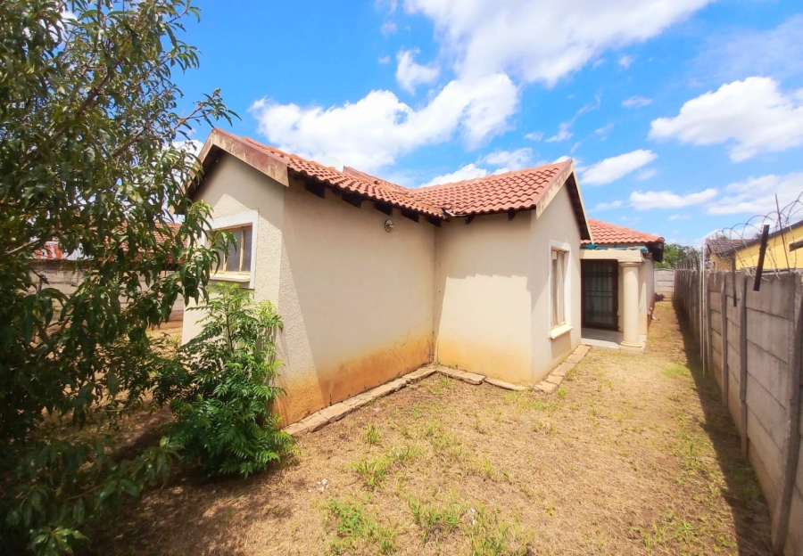 3 Bedroom Property for Sale in Lotus Gardens Gauteng