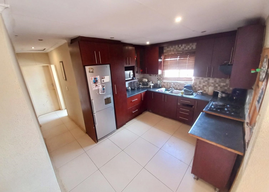 3 Bedroom Property for Sale in Lotus Gardens Gauteng