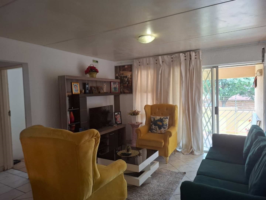 2 Bedroom Property for Sale in Mondeor Gauteng
