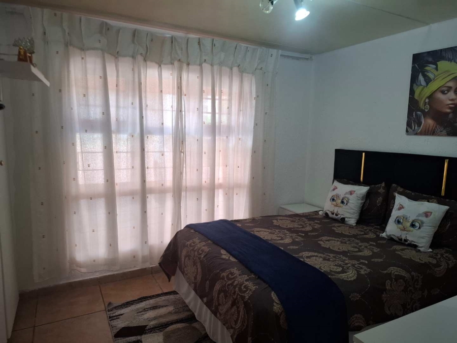2 Bedroom Property for Sale in Mondeor Gauteng