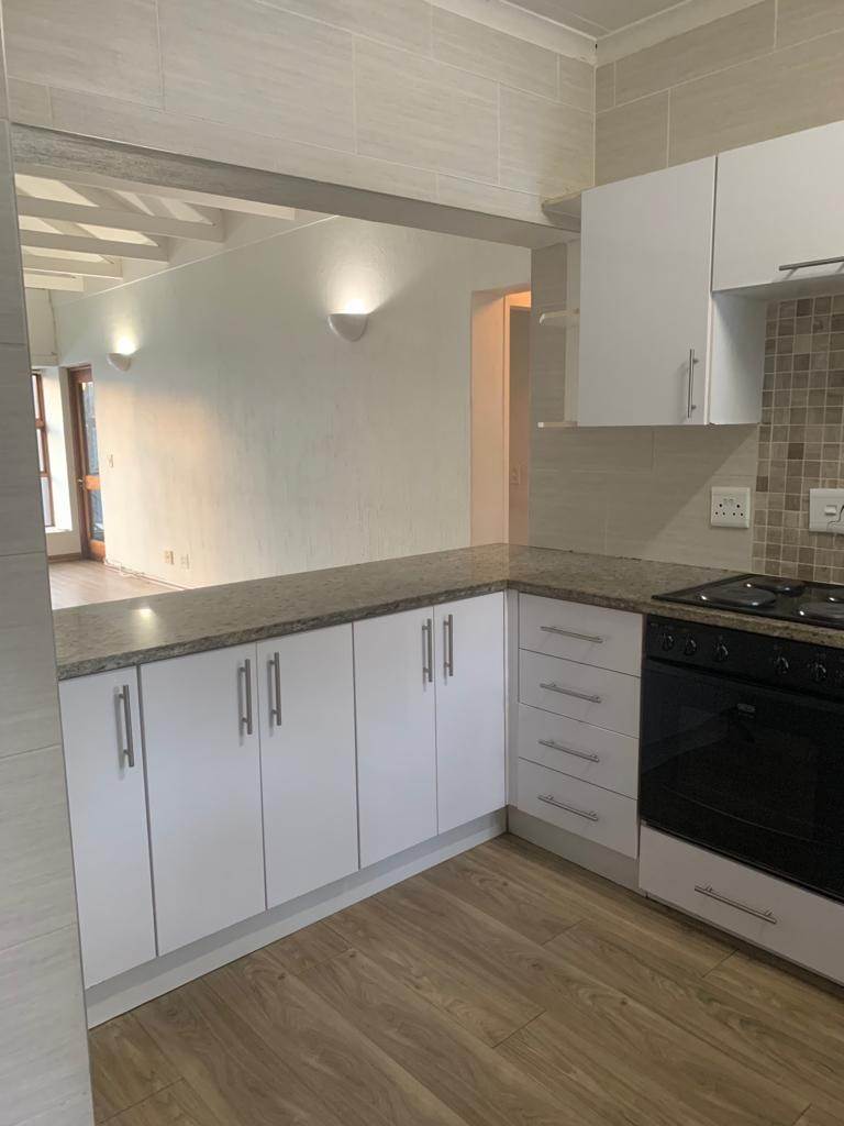 To Let 2 Bedroom Property for Rent in Sandown Gauteng