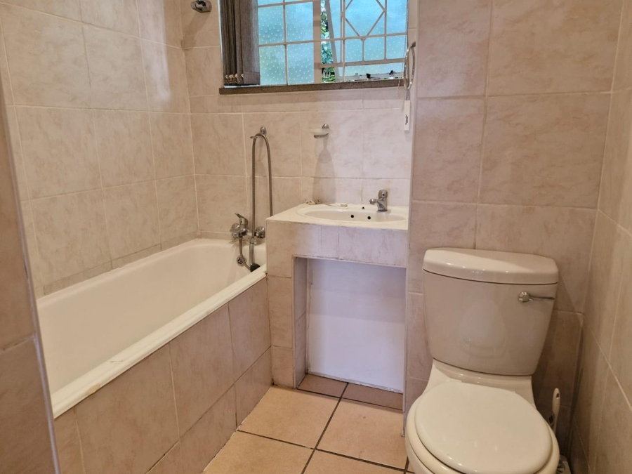 To Let 3 Bedroom Property for Rent in Illovo Gauteng