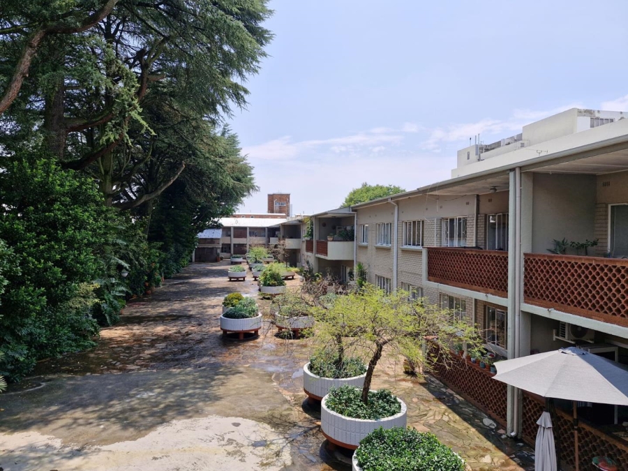 To Let 3 Bedroom Property for Rent in Illovo Gauteng