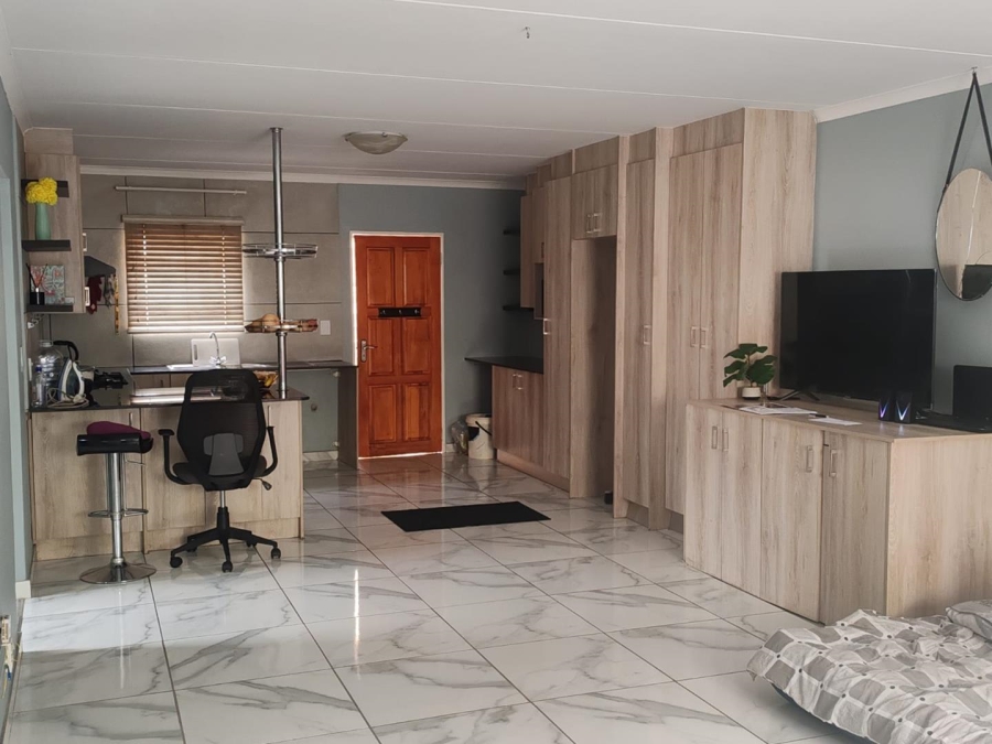 2 Bedroom Property for Sale in Goedeburg Gauteng