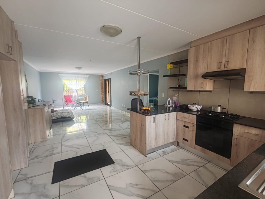 2 Bedroom Property for Sale in Goedeburg Gauteng