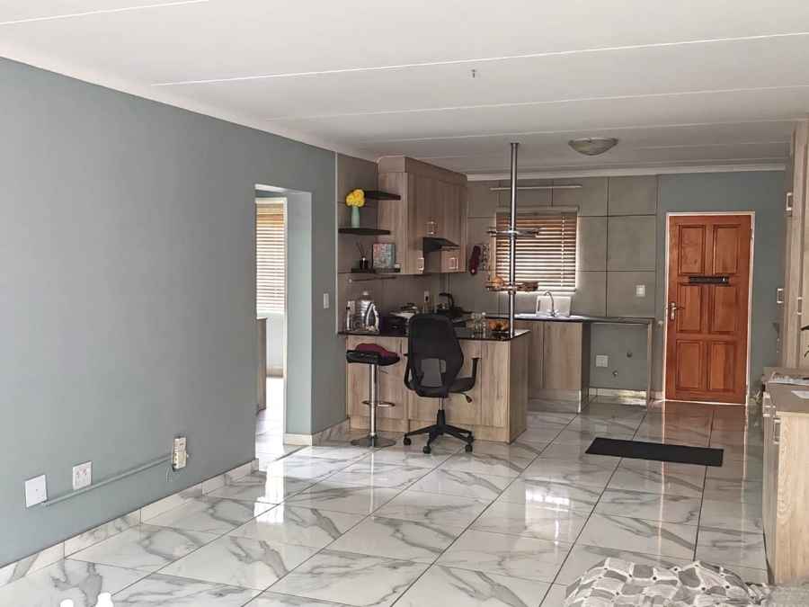 2 Bedroom Property for Sale in Goedeburg Gauteng