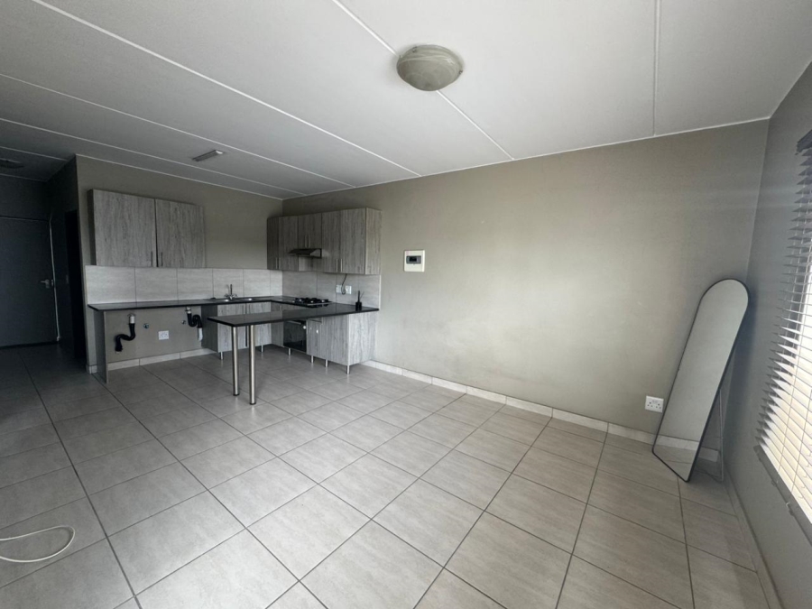 To Let 2 Bedroom Property for Rent in Glen Austin AH Gauteng