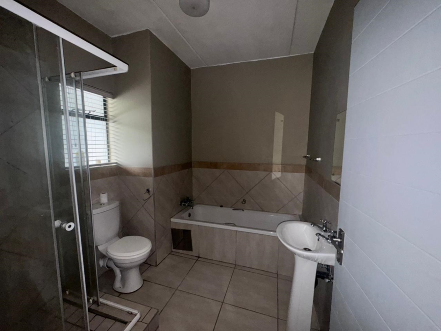 To Let 2 Bedroom Property for Rent in Glen Austin AH Gauteng