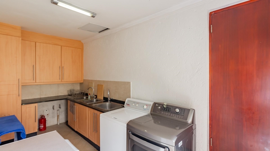 To Let 5 Bedroom Property for Rent in Dainfern Golf Estate Gauteng