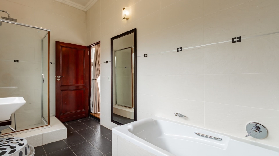 To Let 5 Bedroom Property for Rent in Dainfern Golf Estate Gauteng