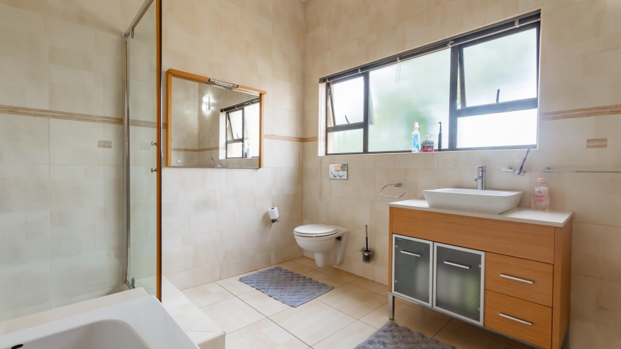 To Let 5 Bedroom Property for Rent in Dainfern Golf Estate Gauteng