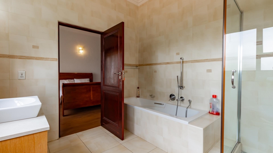 To Let 5 Bedroom Property for Rent in Dainfern Golf Estate Gauteng