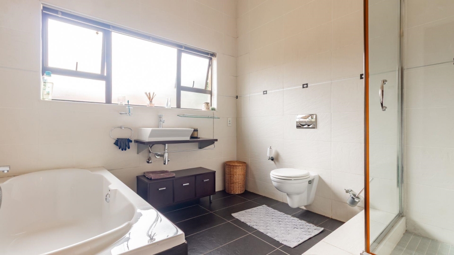 To Let 5 Bedroom Property for Rent in Dainfern Golf Estate Gauteng