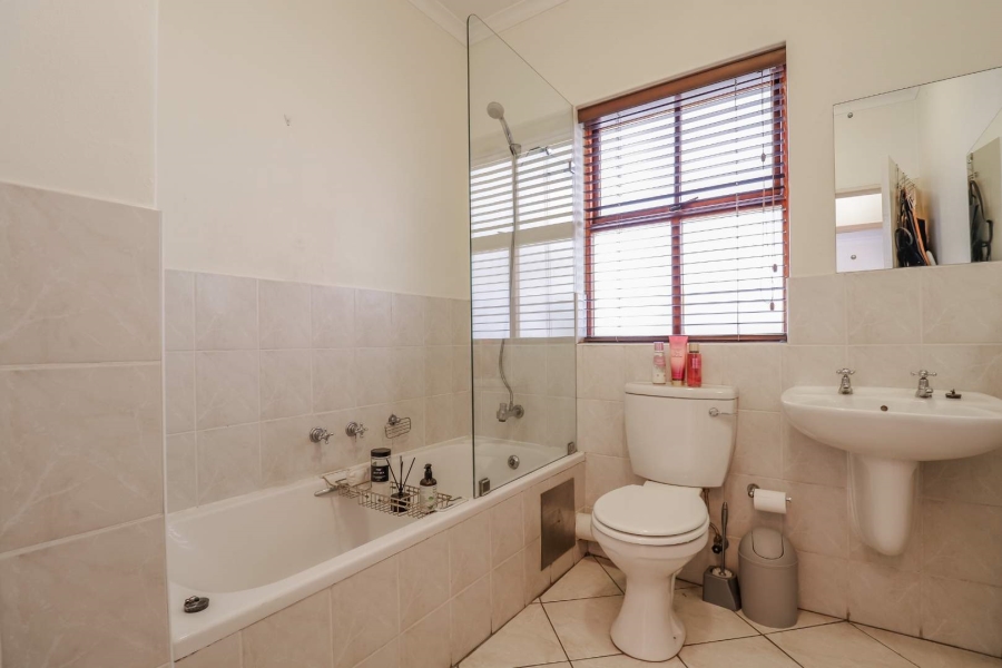 2 Bedroom Property for Sale in Bryanston Gauteng