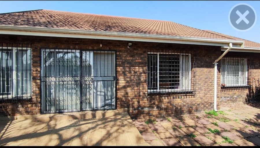 3 Bedroom Property for Sale in Birchleigh North Gauteng