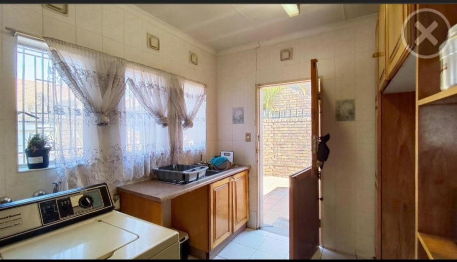 3 Bedroom Property for Sale in Birchleigh North Gauteng