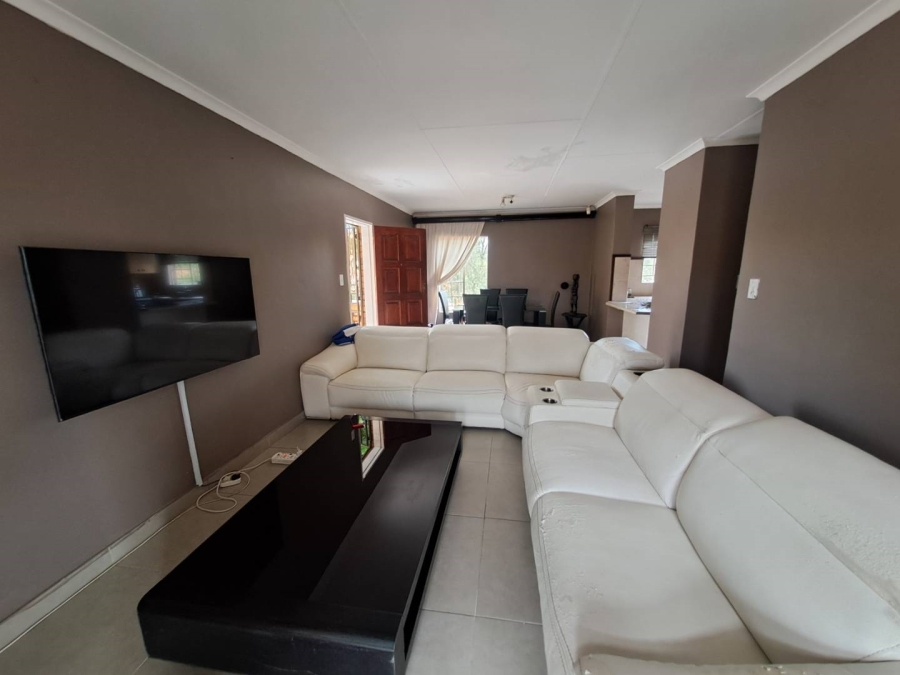 2 Bedroom Property for Sale in Eco Park Gauteng