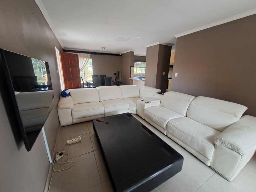 2 Bedroom Property for Sale in Eco Park Gauteng