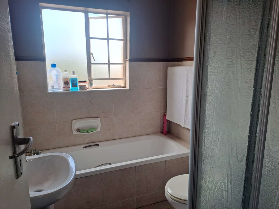 2 Bedroom Property for Sale in Eco Park Gauteng