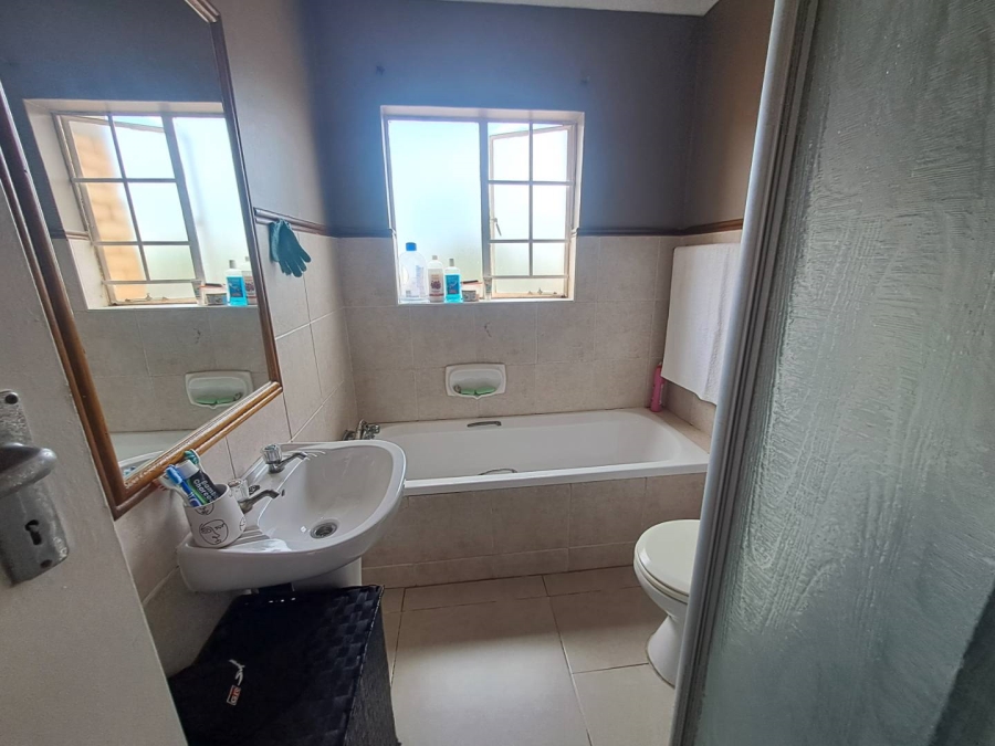 2 Bedroom Property for Sale in Eco Park Gauteng