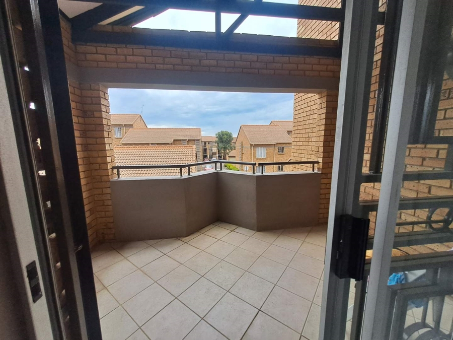 2 Bedroom Property for Sale in Eco Park Gauteng