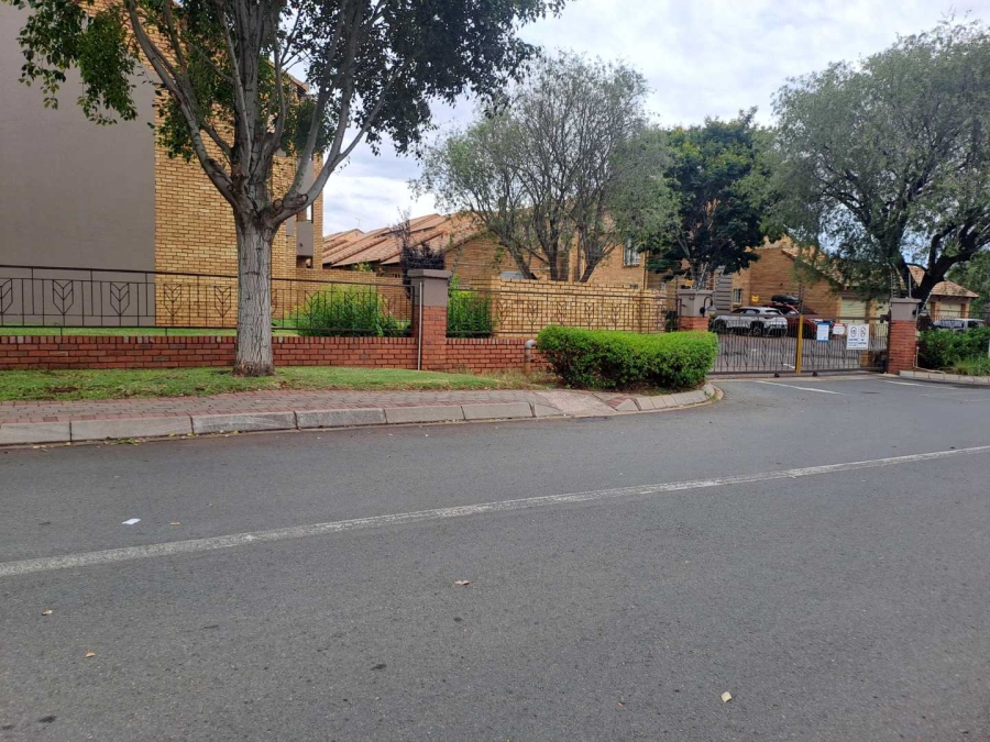 2 Bedroom Property for Sale in Eco Park Gauteng