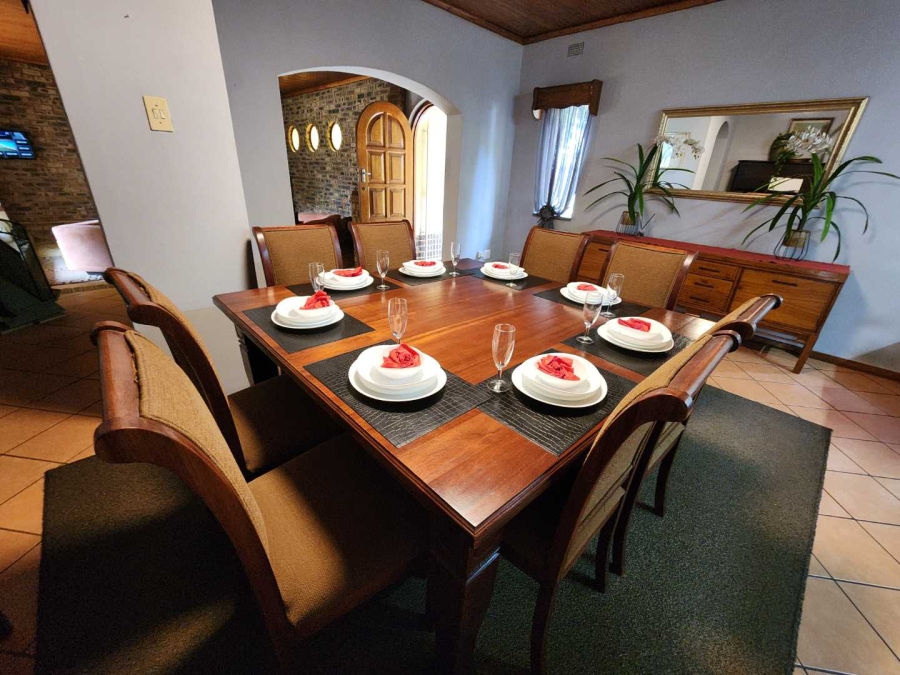 5 Bedroom Property for Sale in Queenswood Gauteng