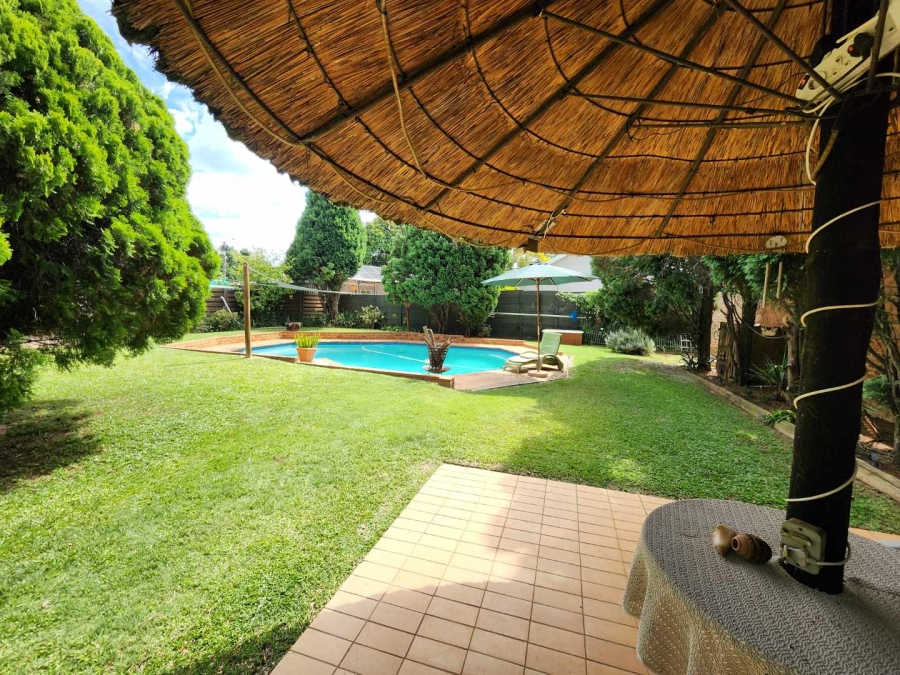 5 Bedroom Property for Sale in Queenswood Gauteng