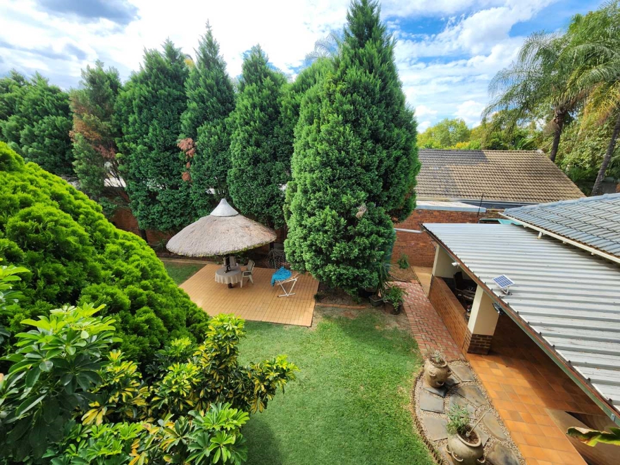 5 Bedroom Property for Sale in Queenswood Gauteng