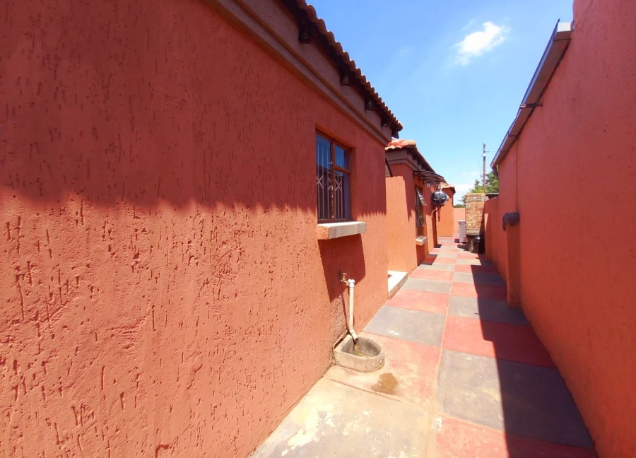 3 Bedroom Property for Sale in Soshanguve GG Gauteng