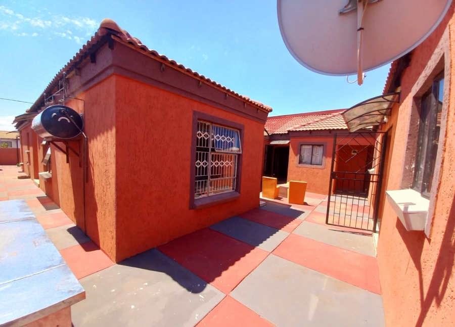 3 Bedroom Property for Sale in Soshanguve GG Gauteng
