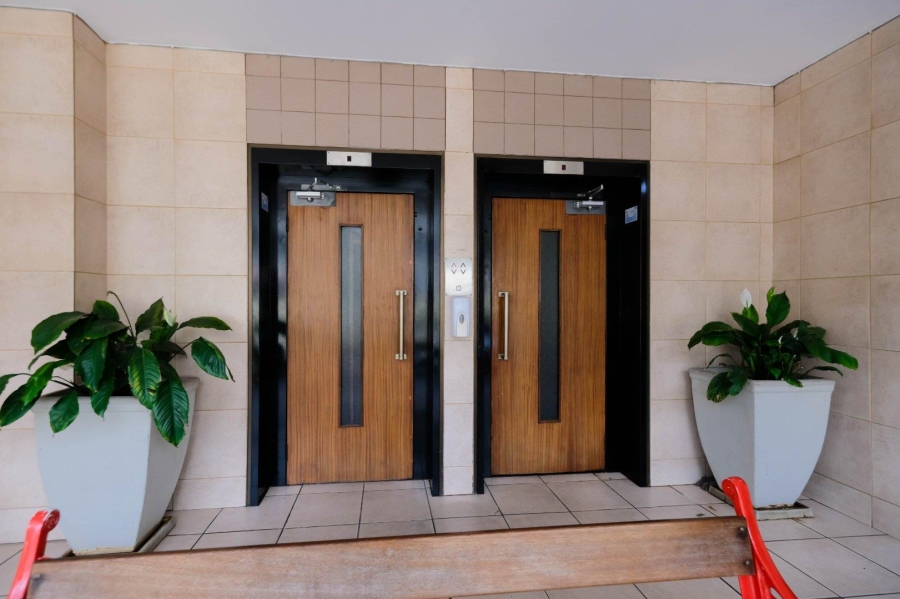 2 Bedroom Property for Sale in Killarney Gauteng