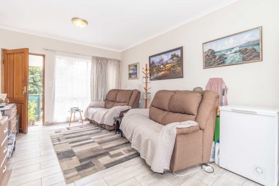 2 Bedroom Property for Sale in Ontdekkerspark Gauteng