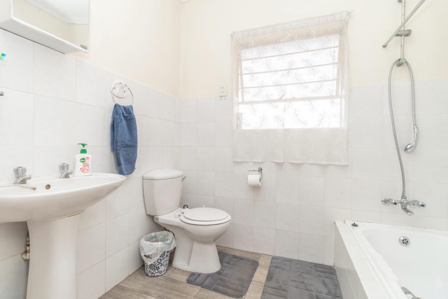 2 Bedroom Property for Sale in Ontdekkerspark Gauteng