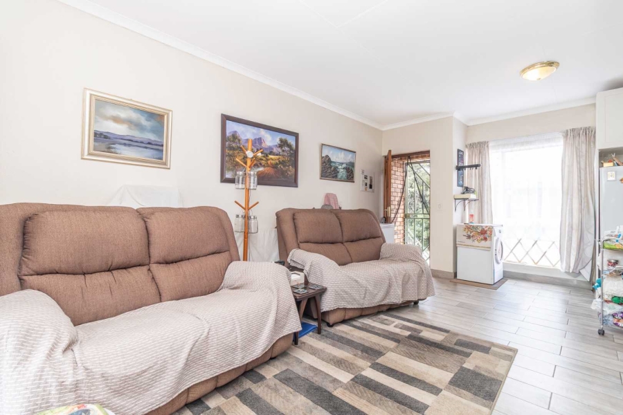 2 Bedroom Property for Sale in Ontdekkerspark Gauteng