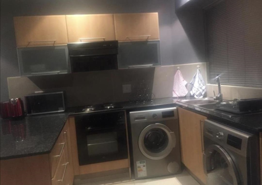 To Let 1 Bedroom Property for Rent in Sandhurst Gauteng