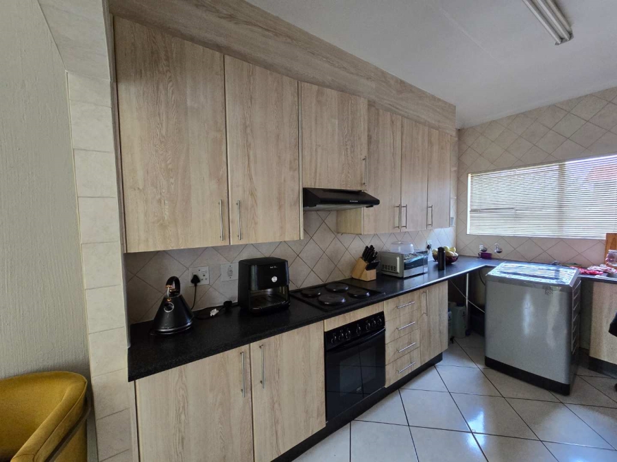 2 Bedroom Property for Sale in Albemarle Gauteng