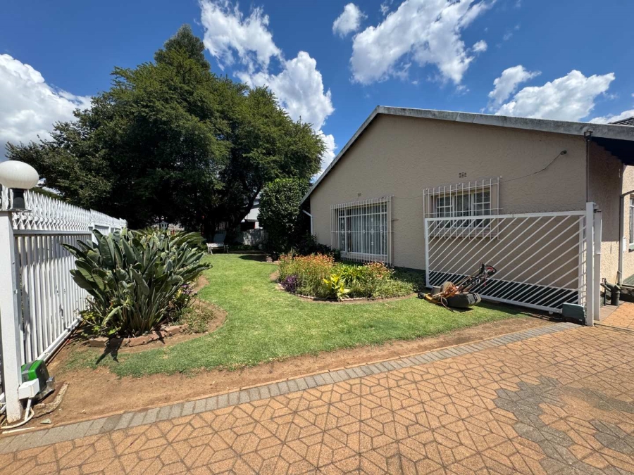 4 Bedroom Property for Sale in Raceview Gauteng