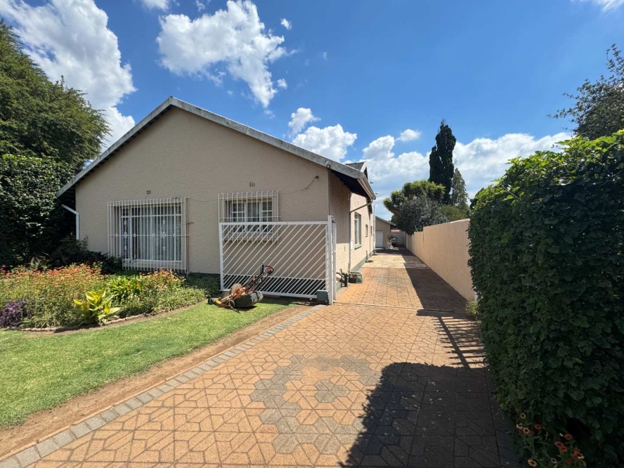 4 Bedroom Property for Sale in Raceview Gauteng
