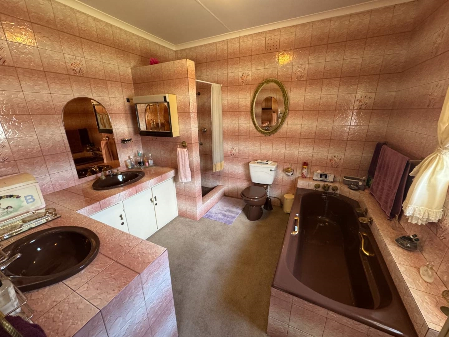 4 Bedroom Property for Sale in Raceview Gauteng