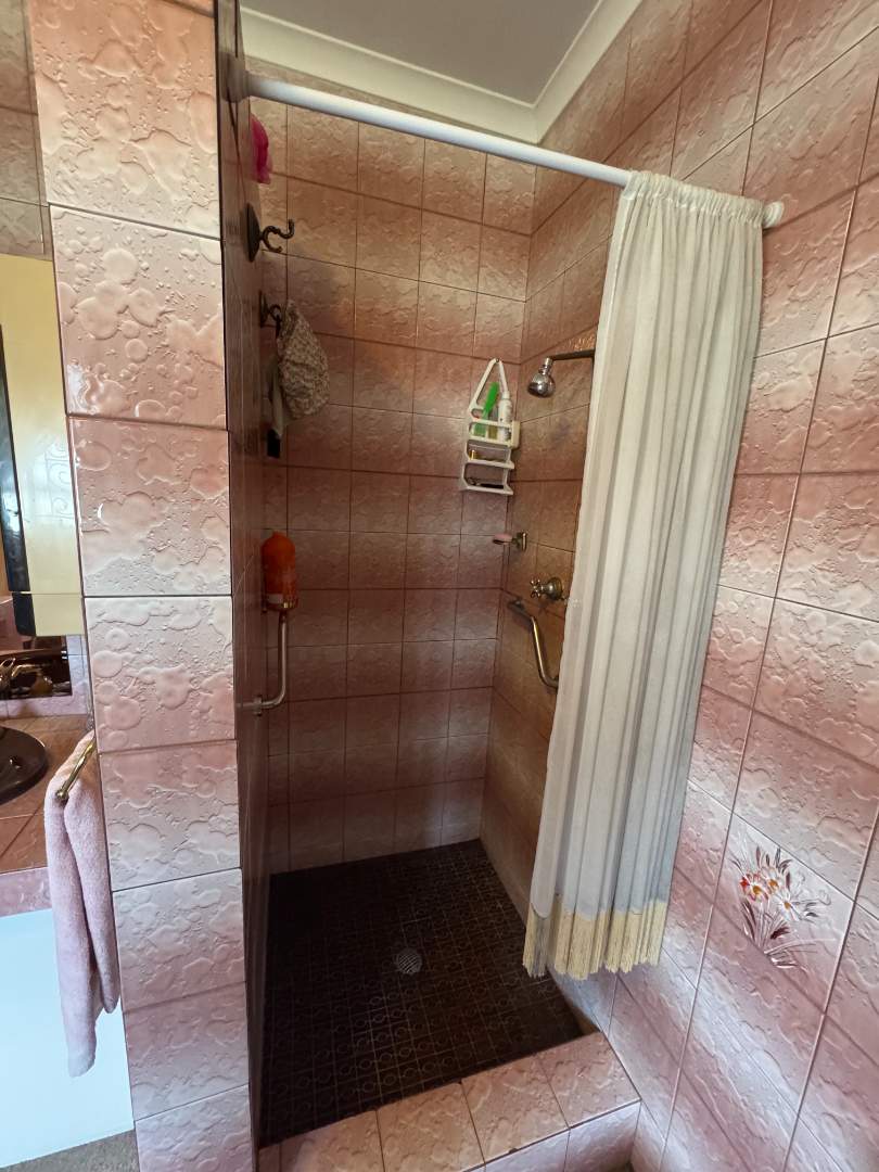 4 Bedroom Property for Sale in Raceview Gauteng