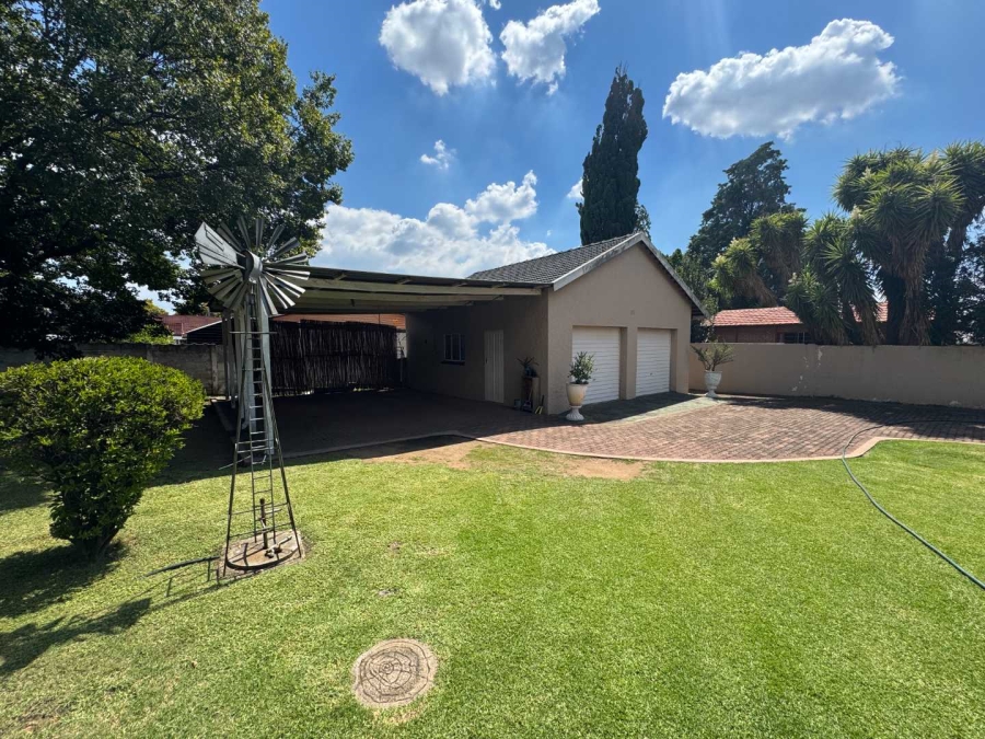 4 Bedroom Property for Sale in Raceview Gauteng