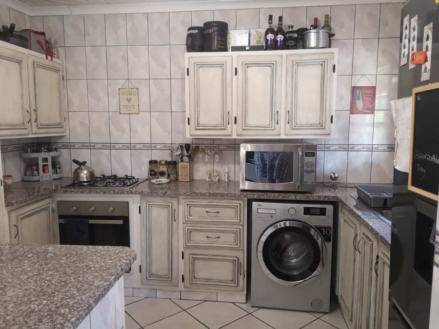 3 Bedroom Property for Sale in Annlin Gauteng
