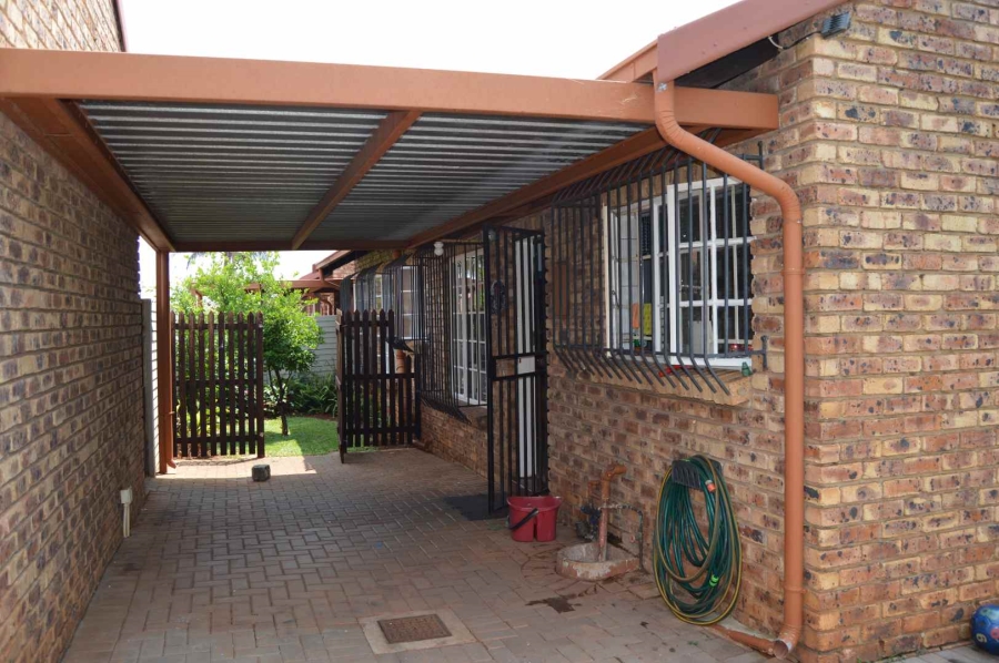 3 Bedroom Property for Sale in Annlin Gauteng