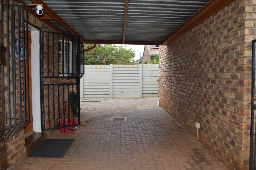 3 Bedroom Property for Sale in Annlin Gauteng
