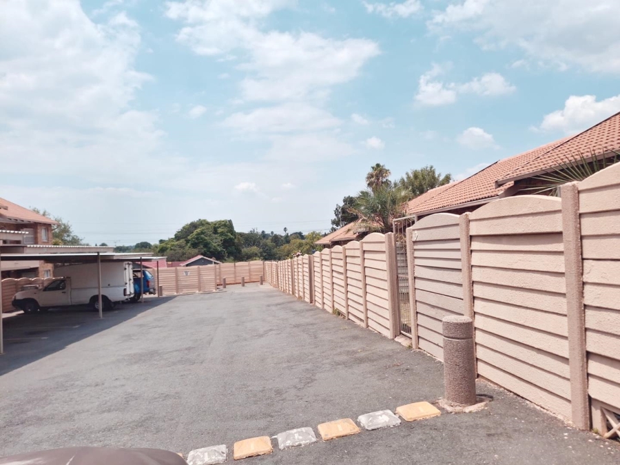 2 Bedroom Property for Sale in Birch Acres Gauteng
