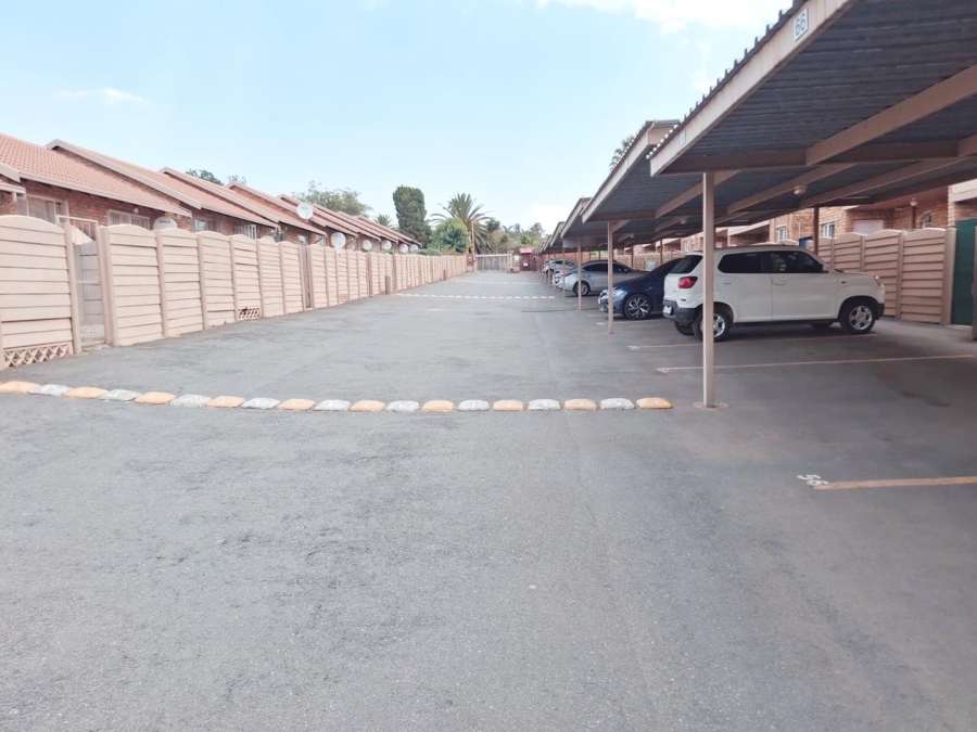 2 Bedroom Property for Sale in Birch Acres Gauteng