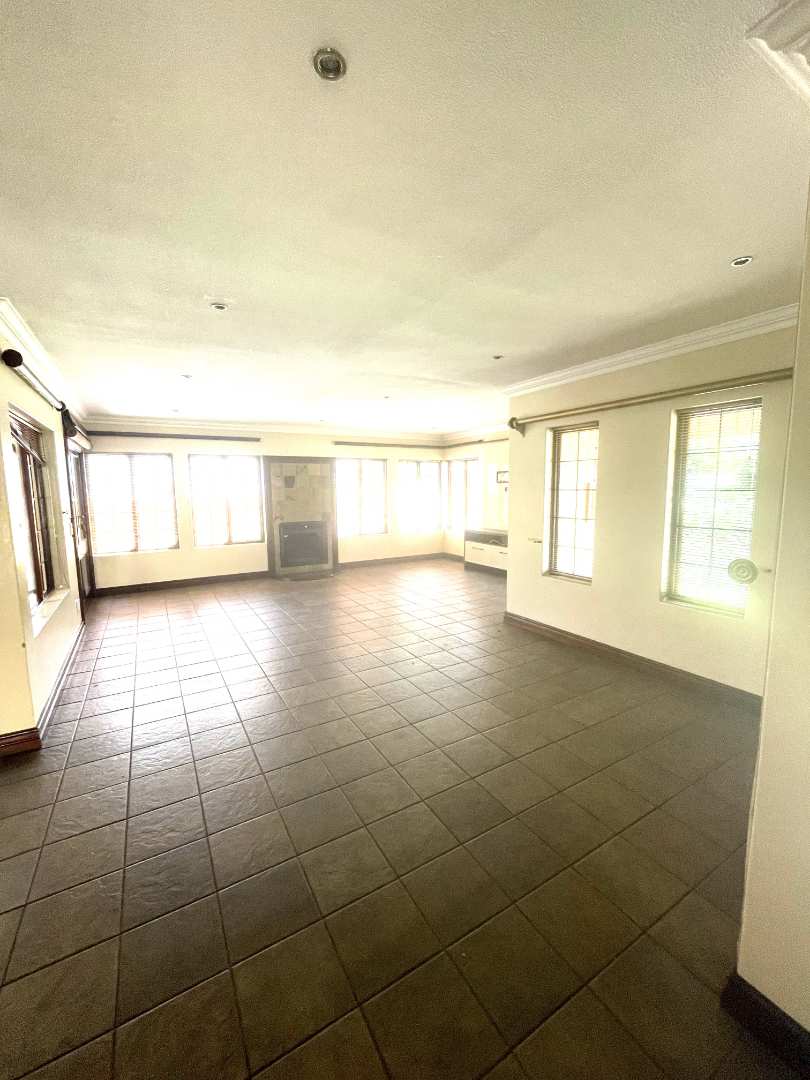 To Let 4 Bedroom Property for Rent in Woodlands Gauteng