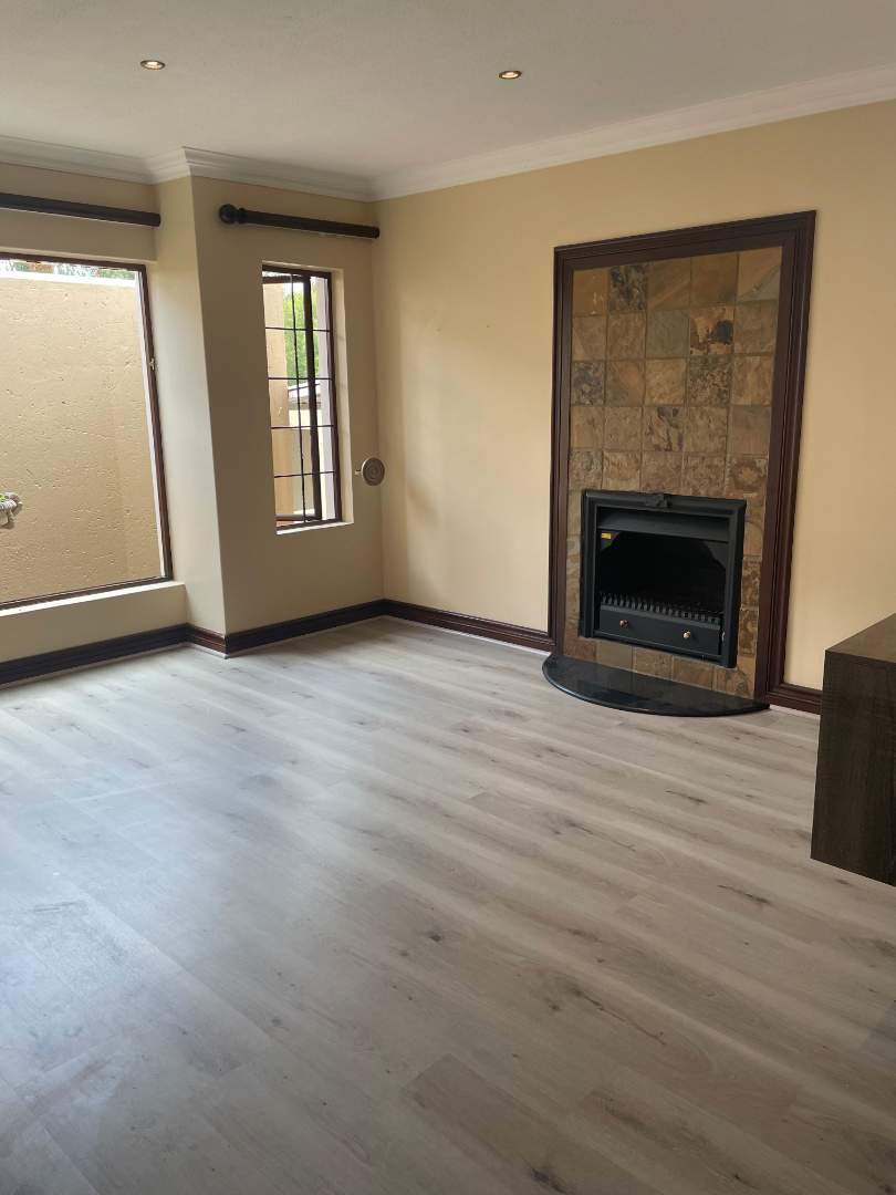To Let 4 Bedroom Property for Rent in Woodlands Gauteng